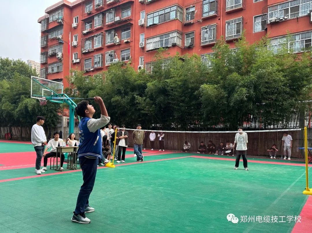 “三走”系列校园文娱活动羽毛球比赛
